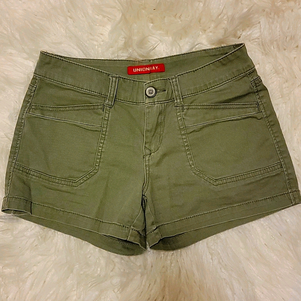 UnionBay Army Green ShortsSize  5